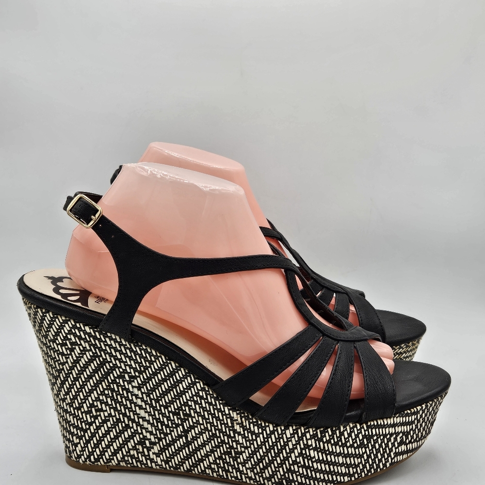 Fergalicious Shoes  Fergie Wedges  Sandal 2" platform 4.5" wedge size 9 shoes